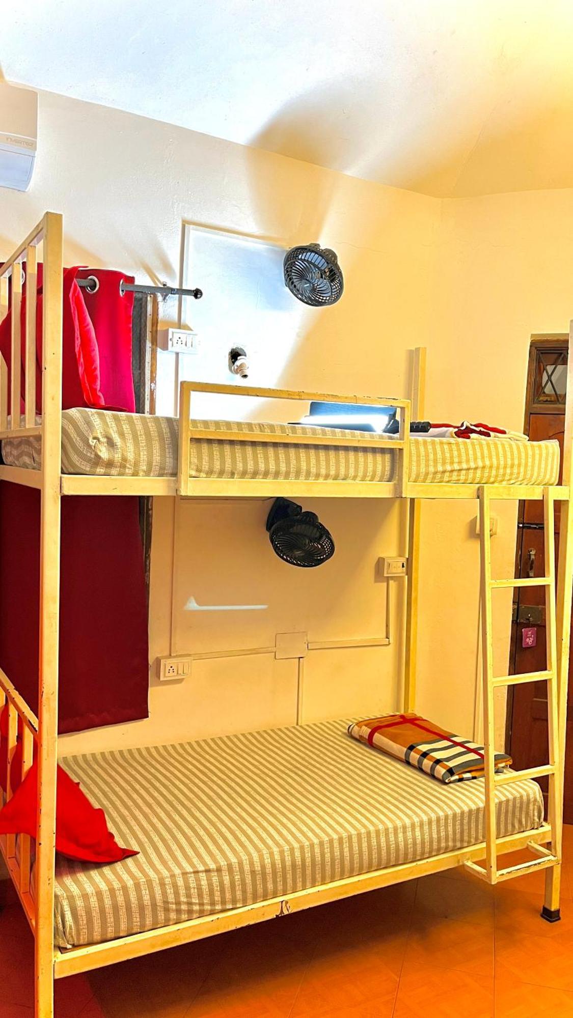 Mitra Hostel Vagator Luaran gambar